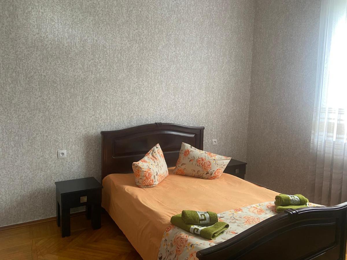 Luka Family Guest House Batumi Exterior photo